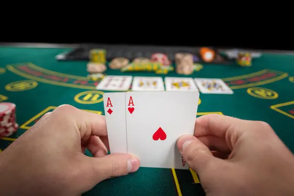 The Ultimate Guide to Choosing Between Live and Online Blackjack Gaming